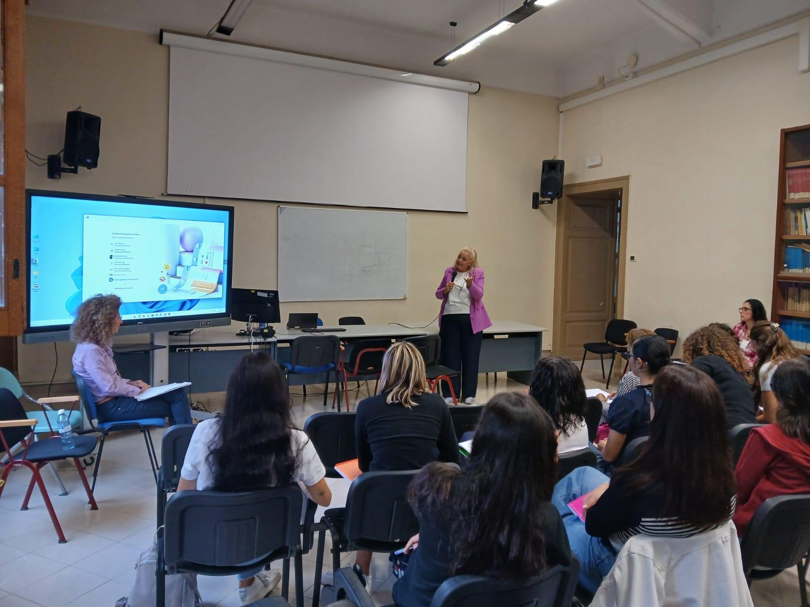 Universiteti “Fehmi Agani” në Gjakovë zhvilloi edhe një mobilitet për mësimdhënie (STA) në kuadër të projektit COMMO IX European programme - ERASMUS + KA171.